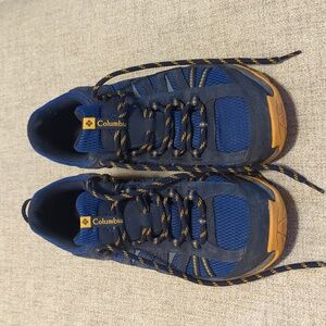 Men's Columbia Hiking Shoes. Size 9.5